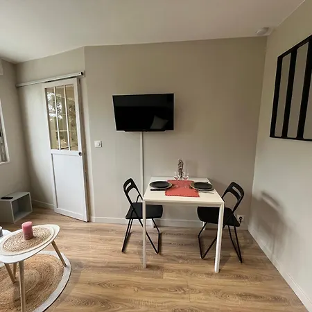 Pivoine Yourhosthelper Apartament *